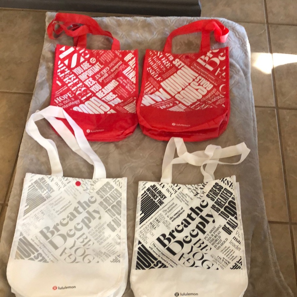 Lululemon reusable bags